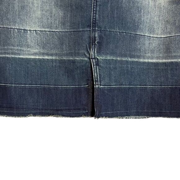 G.H. Bass &‎ co denim skirt. Size 14 - Picture 6 of 7